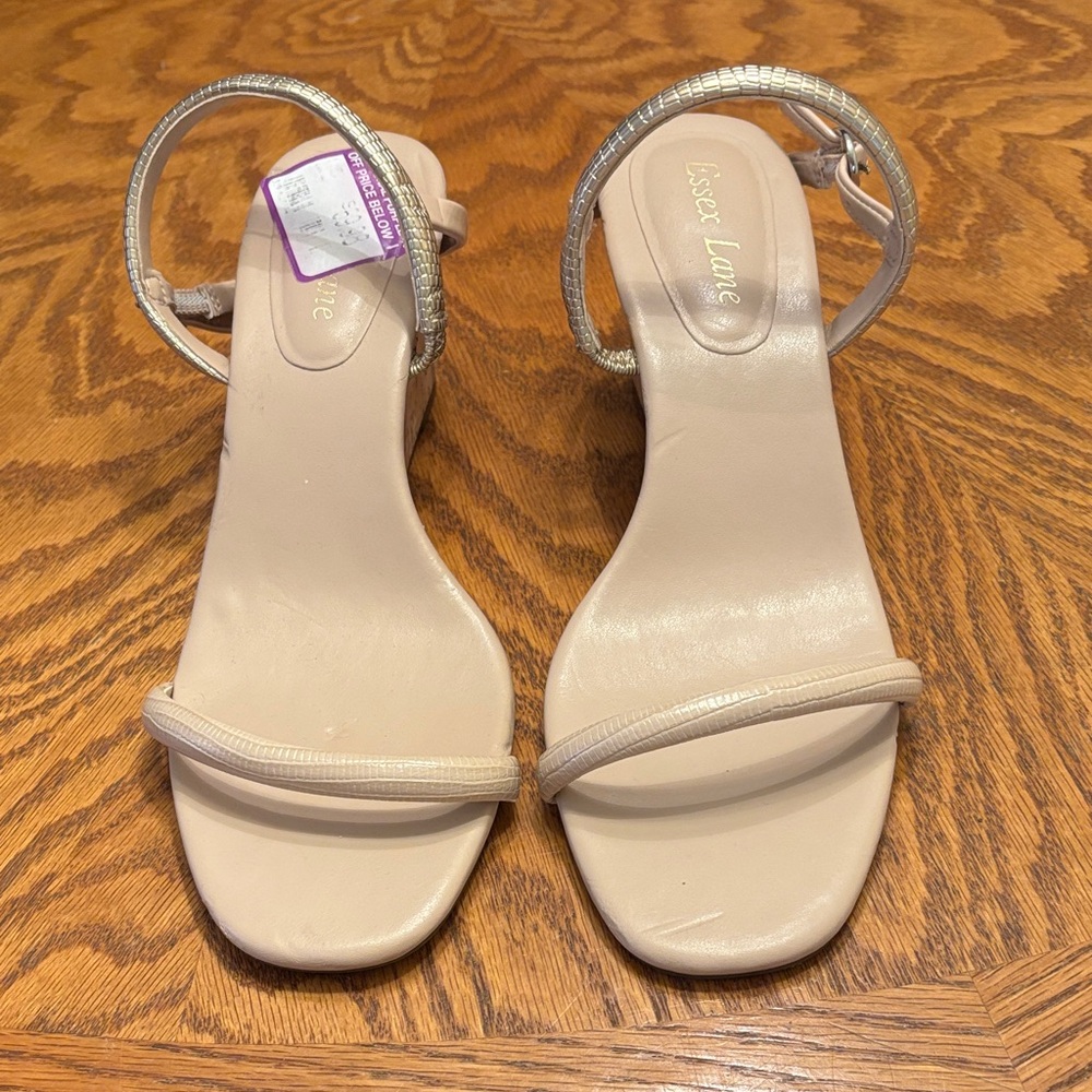 Essex Lane Beige Nude Ankle-Strap Heels with Metallic Gold Strap NWOT